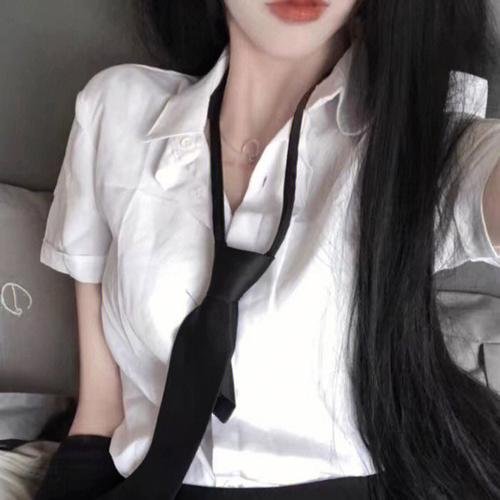 一个叫阿宝的男孩